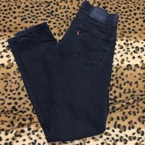 Black Mid-Rise Straight Fit Levi’s